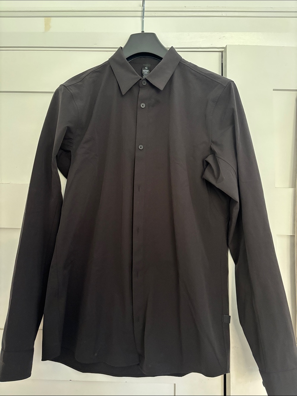 lululemon athletica Black Long-Sleeve Button-Up Dress Shirt